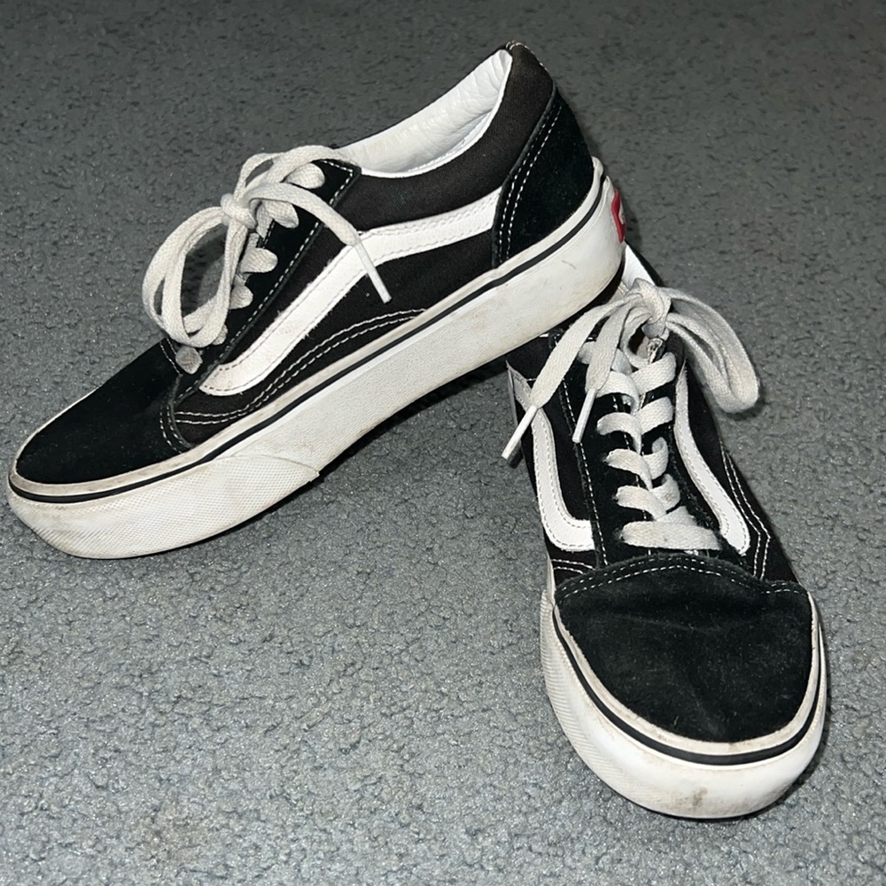 Size 3 youth vans